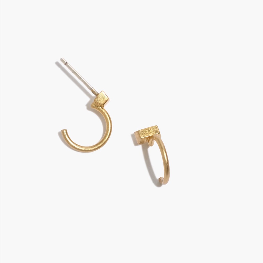 New Madewell Bar Huggie Stud Earrings in Vintage gold